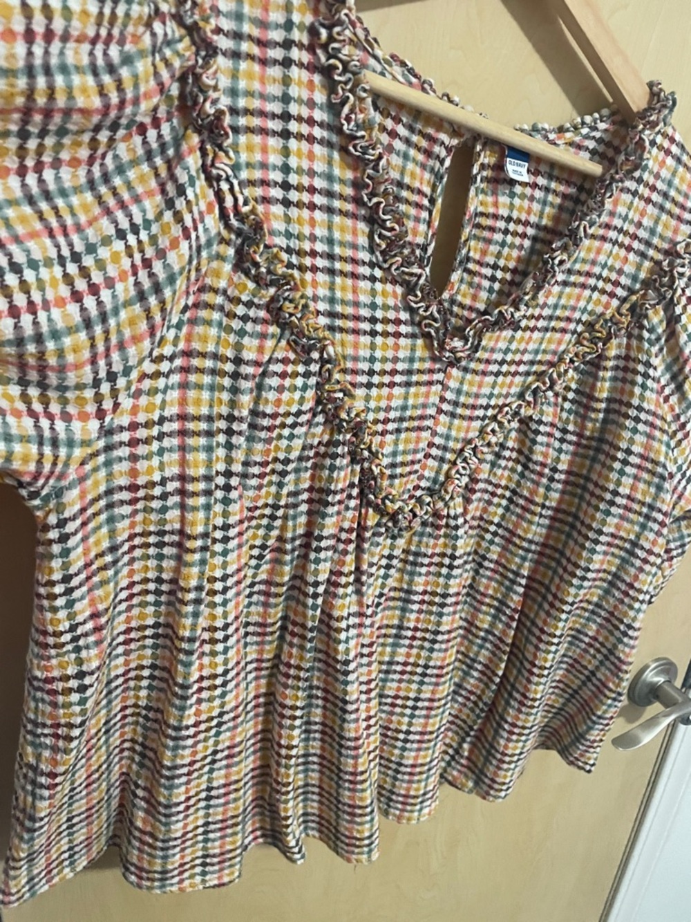 Old Navy Women’s Textured Plaid Ruffle-Trim Peasant Top XL - Picture 6 of 8